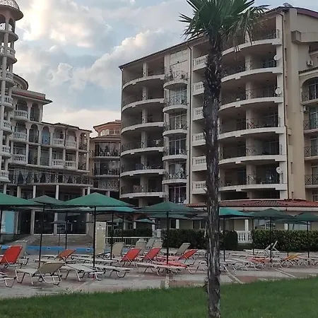 на метри от плажа Apartmán